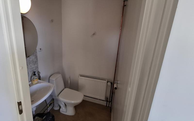 Piiskakuja 1, siipirakennuksen 2 krs. wc